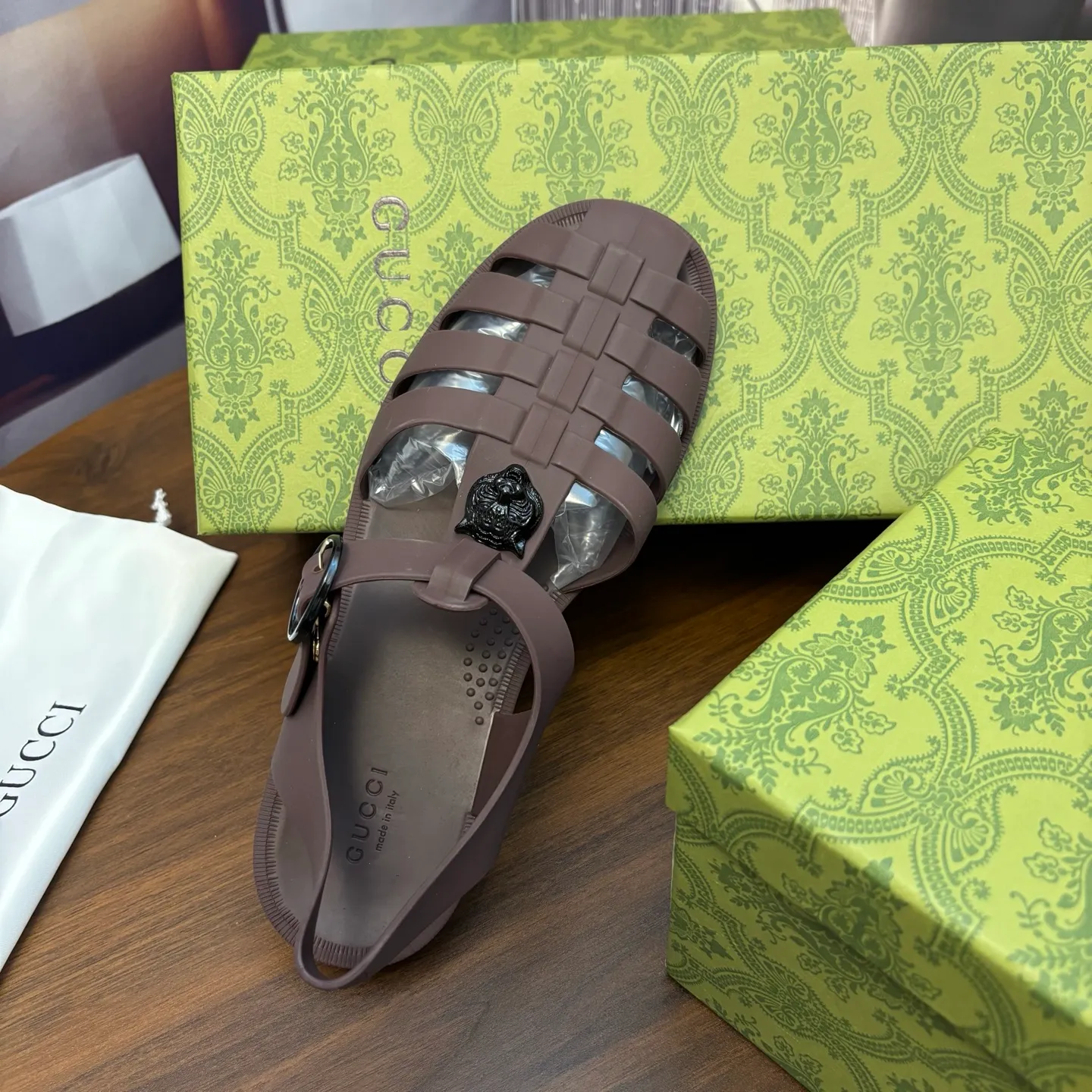 Men's shoes 260💰 [Gucci] Counter quality, top-quality original goods, real photos! Original TPU material, fine workmanship, comfortable; genuine 1:1 replica Size: 36 ~ 46